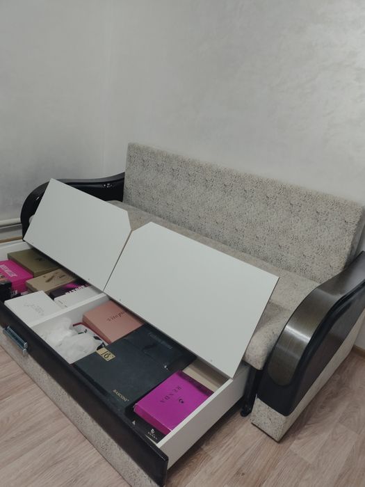 Диван в хорошем состоянии. Цена 70 тысяч