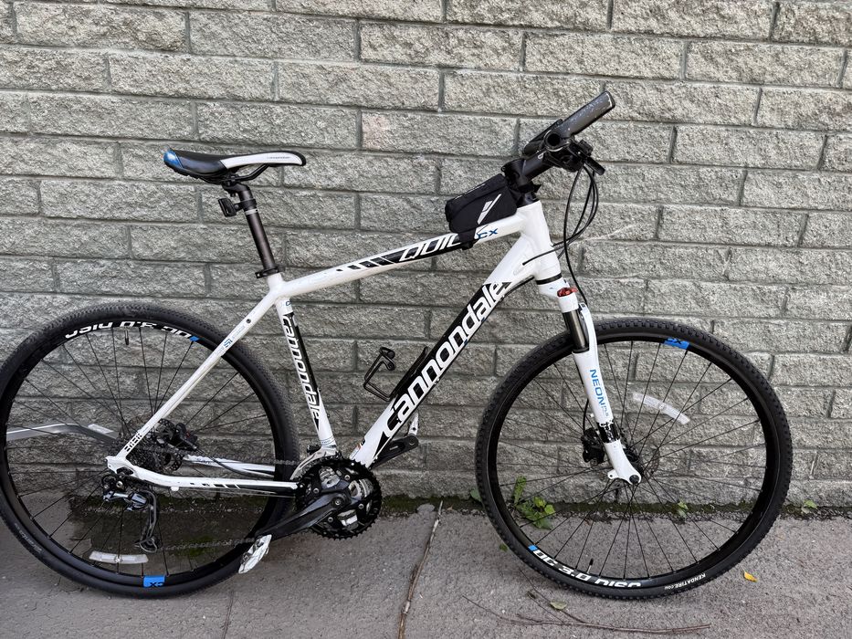 Велосипед Cannondale Quick CX L + велоколяска Thule Coaster XT