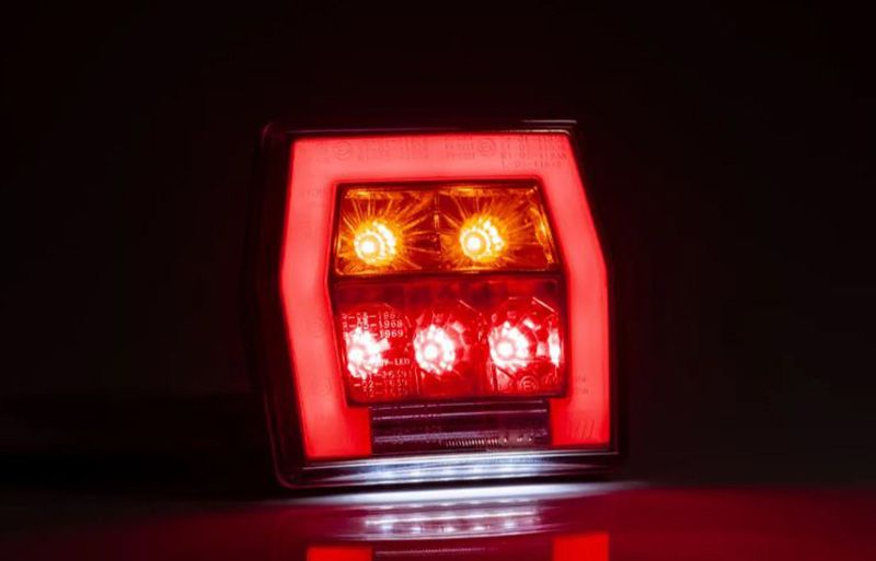 lampa stop led  ft-122 t cu mufa 5 pini