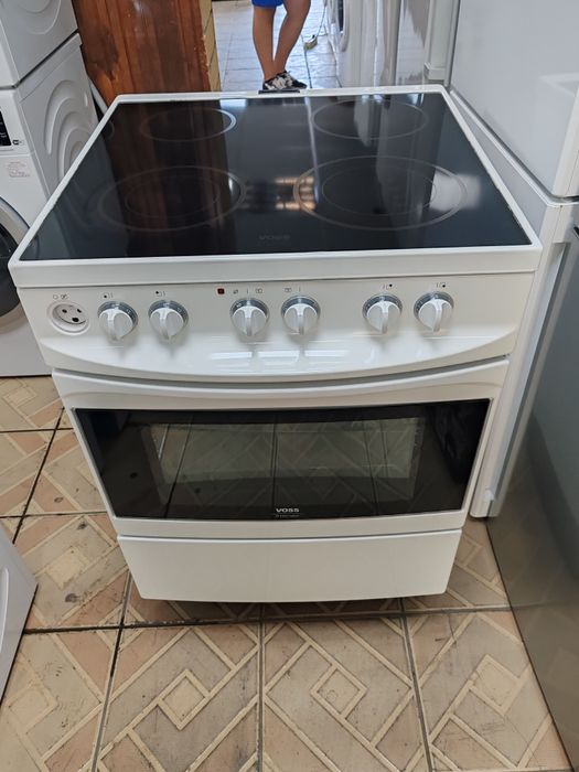 Свободно стояща печка с керамичен плот Voss Electrolux  с две години гаранция!