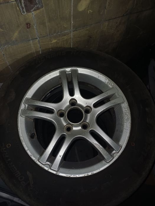 Продам резину размер 185/70R14 5×100