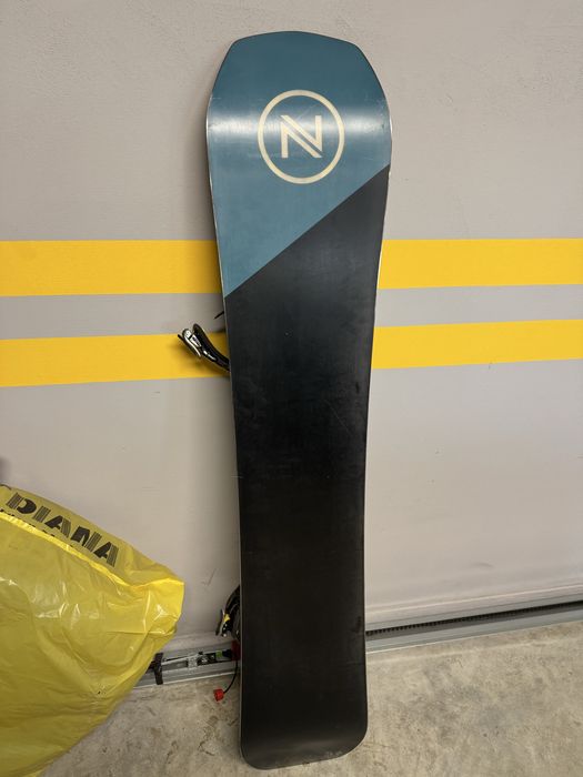 Ски, щеки, обувки, сноуборд в отлично състояние!