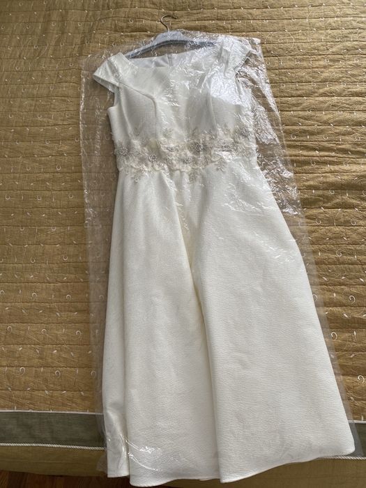 Платье молочного цвета