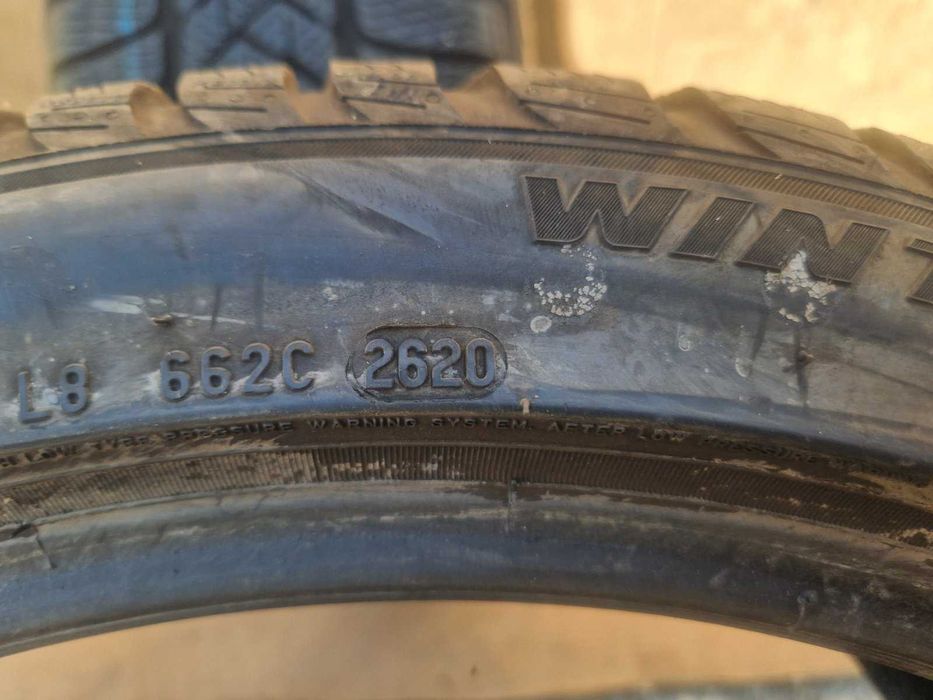 2 Pirelli R19 225/45 Зимни гуми  DOT2620