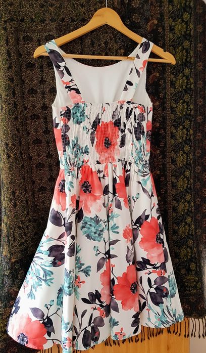 Rochie  florală elegantă