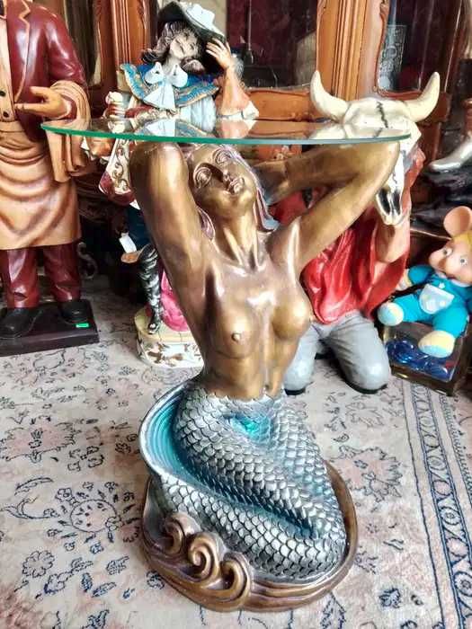 Изящна холна масичка - Basano