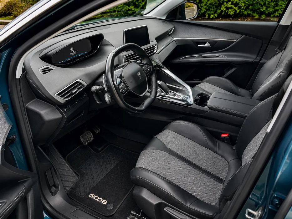 Peugeot 5008 Înmatriculată RO / Echipare Allure / EAT8 / 7 locuri / Proprietar