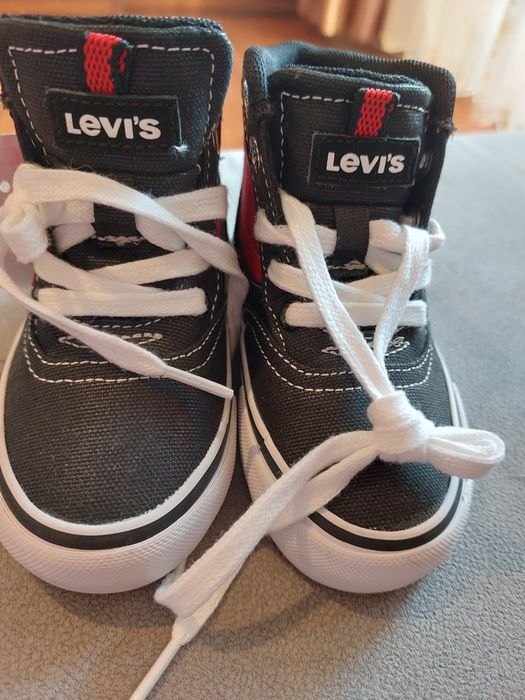Tenesi copii Levi's