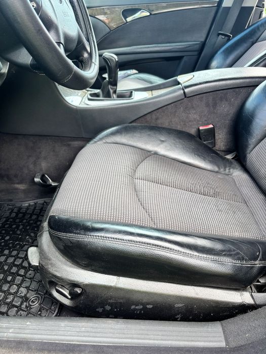 Mercedes-Benz E class. Accept si schimb cu cutie automata