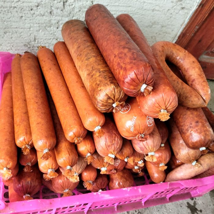 Колбаса для питомцев, для кур для рыб