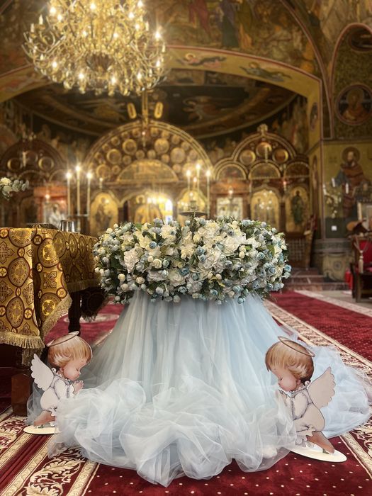 Aranjamente cristelnita de inchiriat