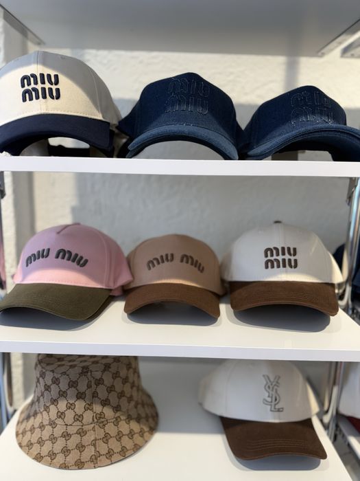 Miu miu шапки 29€ за брой
