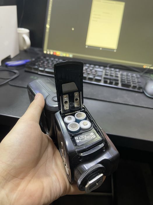 Вспышка YN560III