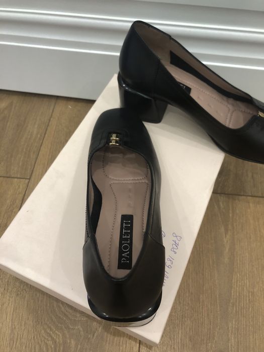 Женские туфли на каблуке