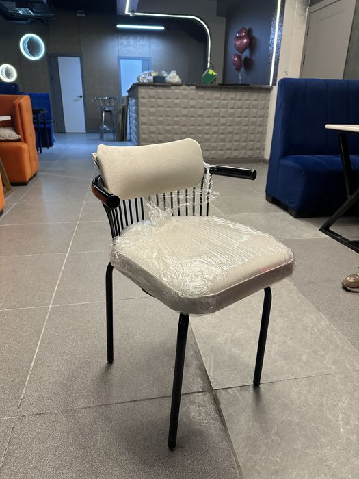 Стульчик для ресторанов и кафе