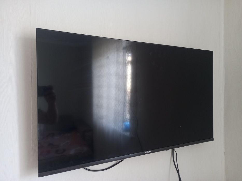 Продам телевизор Yasin Smart TV