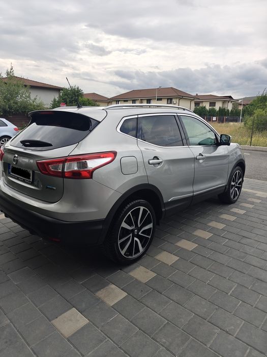 Nissan Qashqai 1.6 dCi 131 CP – Automată | Piele | Panoramic | Full dotări
