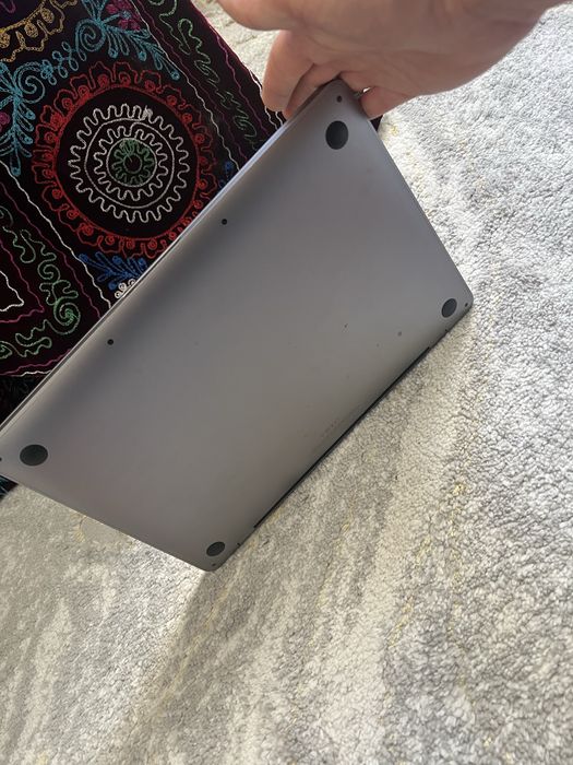 Macbook pro M1 sotiladi yoki obmen