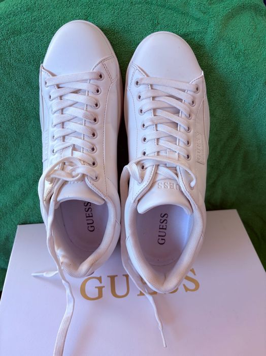 Продавам мъжки guess
