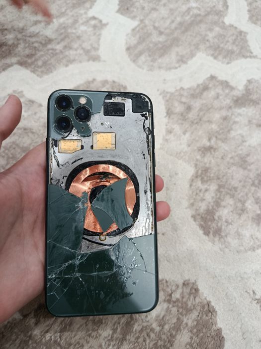 Продам айфон 11 про мак