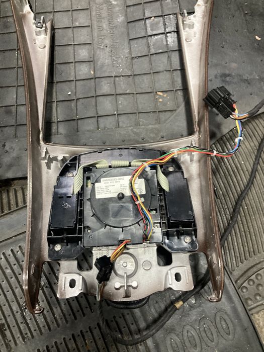 Mercedes w221 face Копчета в подлакътник