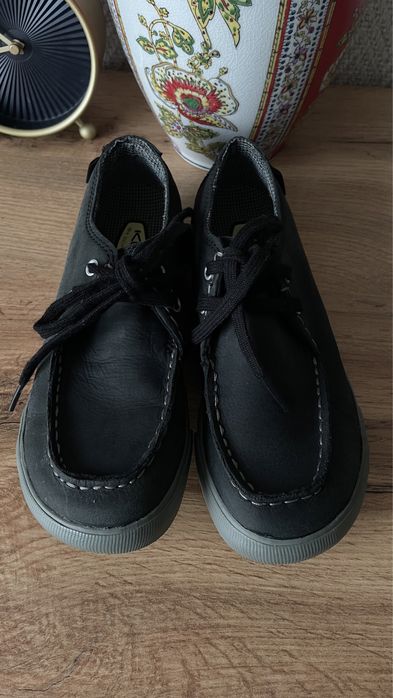 Детски кожени обувки Keen номер 33