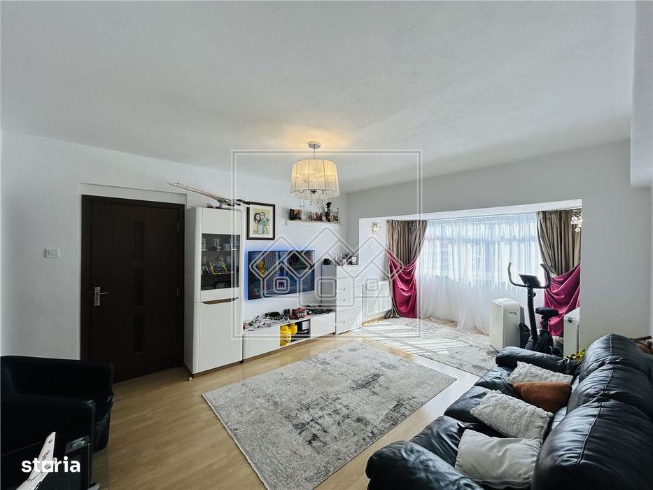 Ap cu 3 camere, 2 bai, etaj 47 - Zona Turnisor