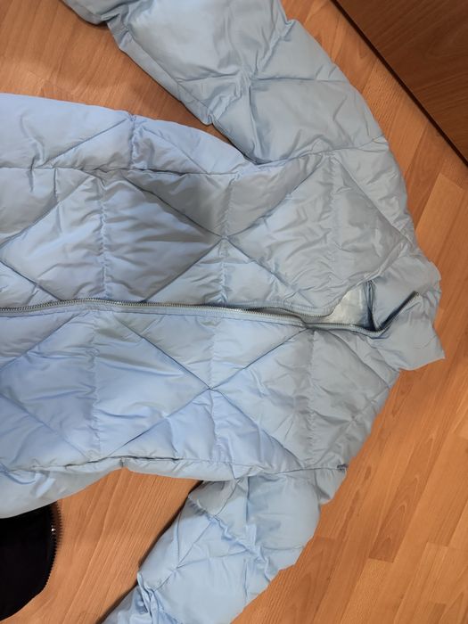 Все куртки по 5000 тенге