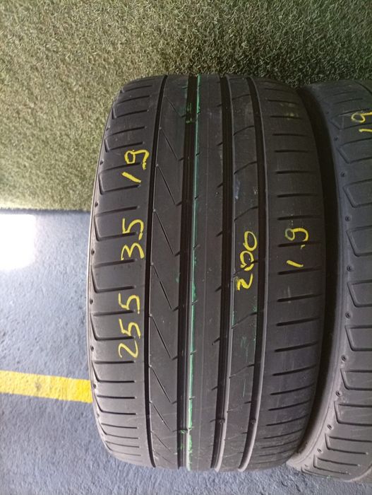 255 35 19 Hankook 150 lei bucata