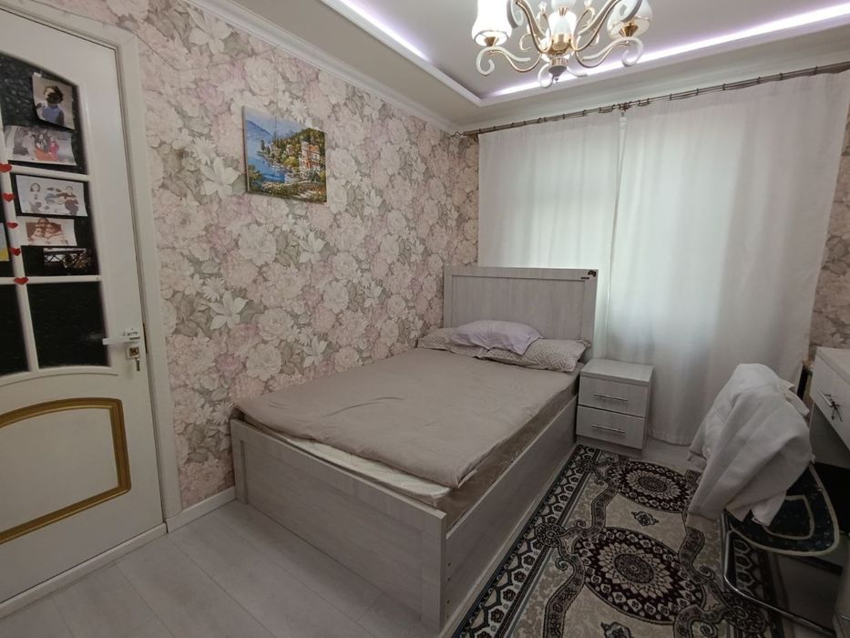 Участок 6 соток с двухэтажным домом 10 комнат Бектемир