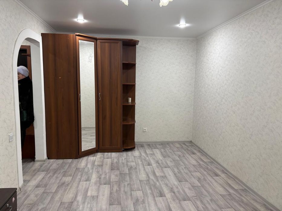 Продам 1 ком квартиру центр .