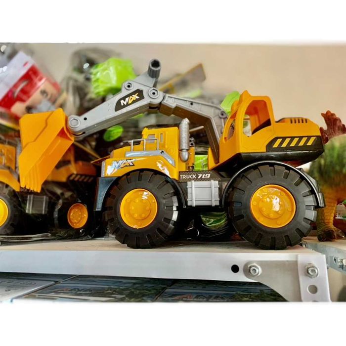 Камион Строителен багер - град на супермощни камиони