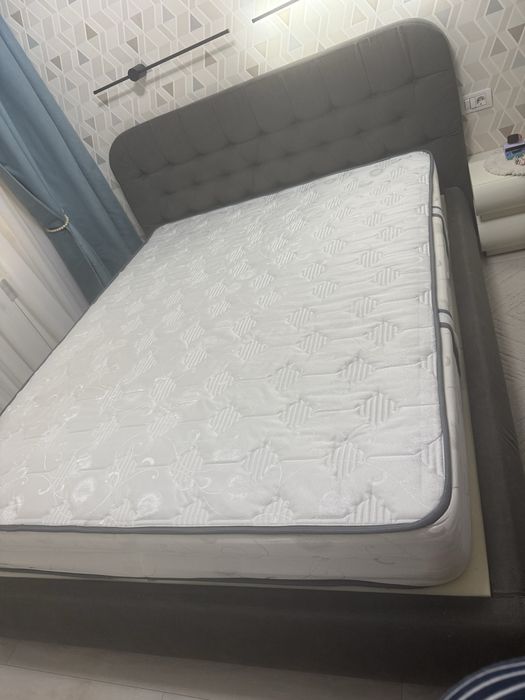 Pat 160x200 cu saltea si somiera rabatabila pe pistoane