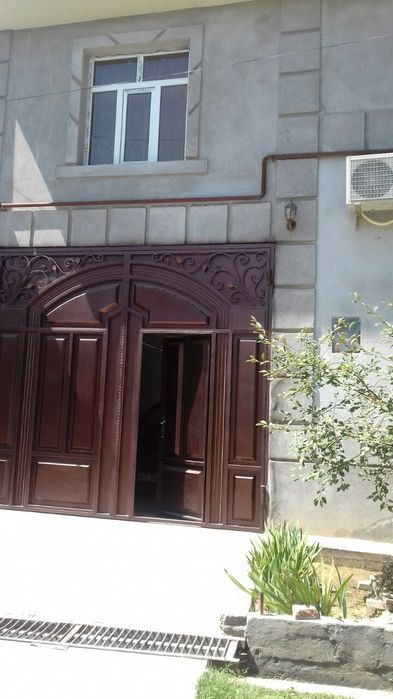 Зангиатинский район эркин махалля  8 сот 4 комн