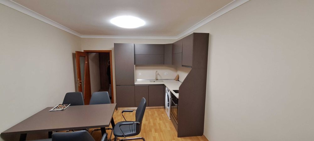 Продава се Двустаен апартамент в Бургас, Център - 60 кв.м за 1417 €/кв.м - Снимка #4