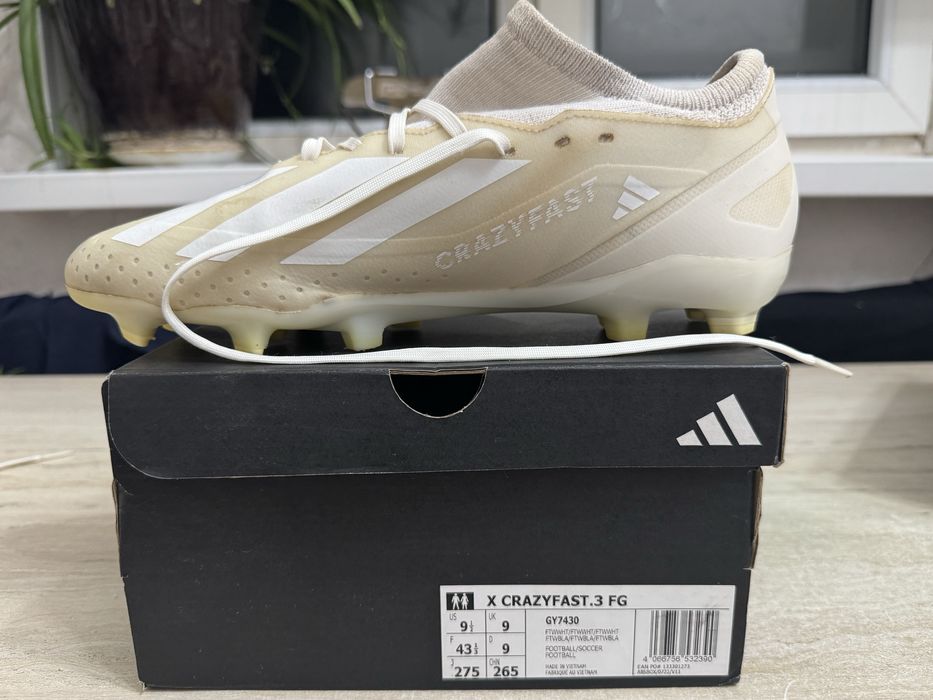 Продам футбольные бутсы