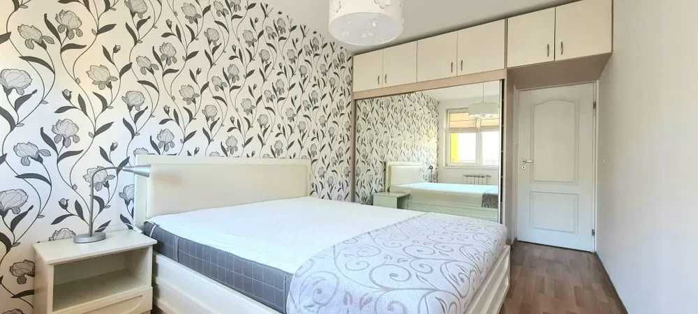 Дава се под наем Двустаен апартамент в София, Витоша - 70 кв.м за 360 € - Снимка #1