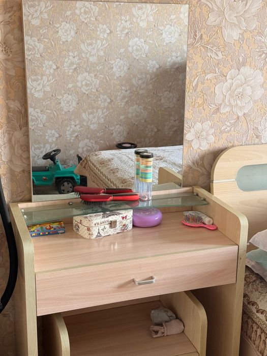 Спальный гарнитур б/у