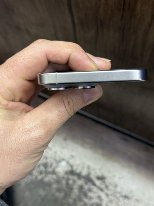 iPhone 15 pro max 256gb sim