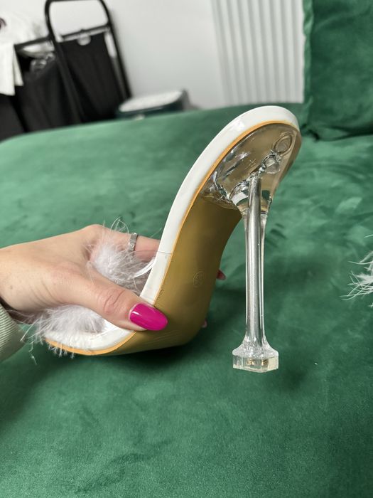 Papuc cu puf speciali