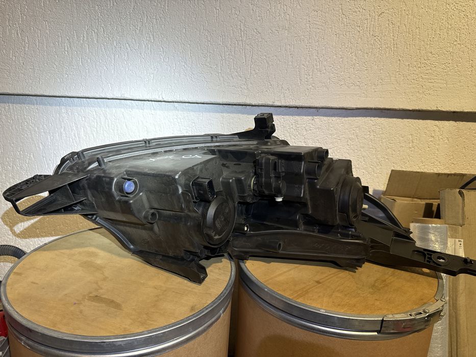 Far peugeot 2008 stanga halogen stare inpecabila