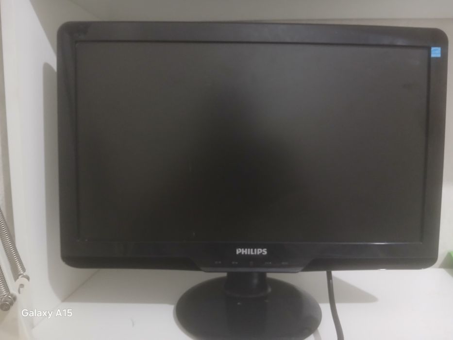 Монитор Philips.