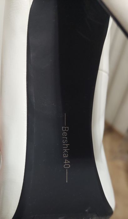 Продам свадебные туфли Berska