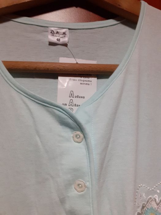 Продавам  красива нощници  нова 42 номер 100 % памук