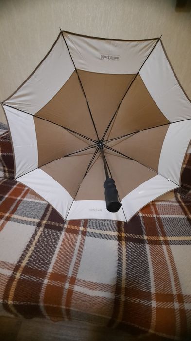 Зонтики от дождя и солнца.