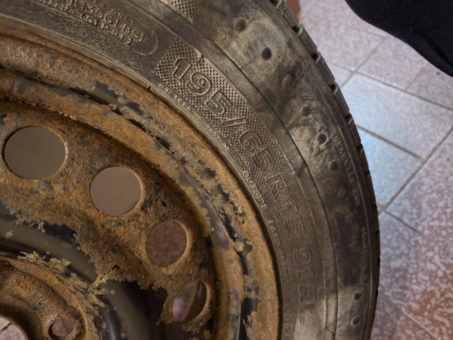 Продавам джанта със стара гума