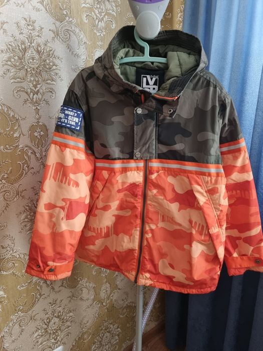 Продам куртку на подростка Gulliver