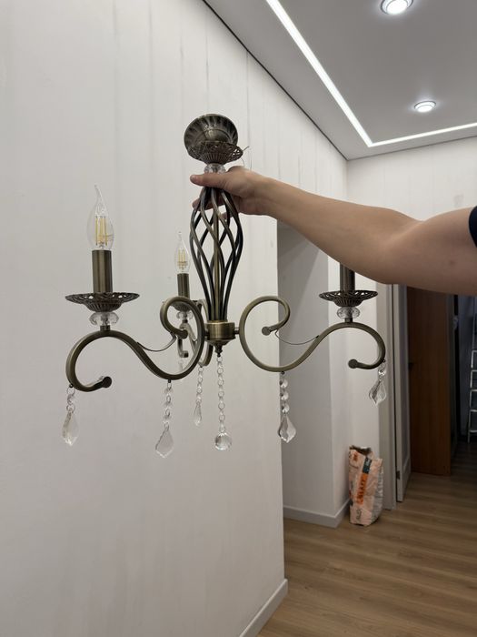 Продам люстру б/у