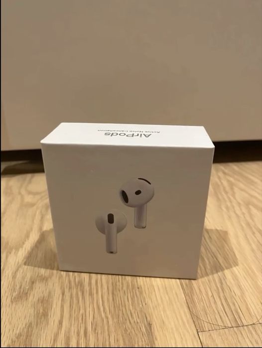 AirPods 4 in stare impecabila