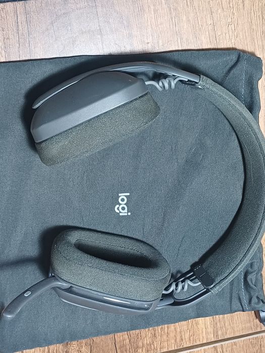 Наушники Logitech Zone vibe 100